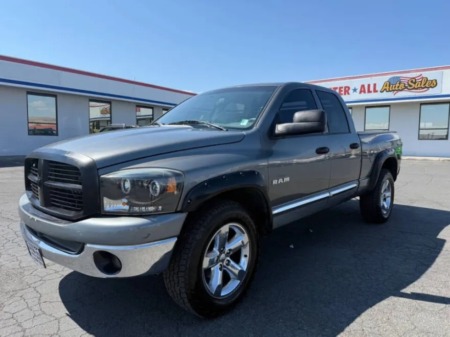 2008 Dodge Ram SLT photo 1
