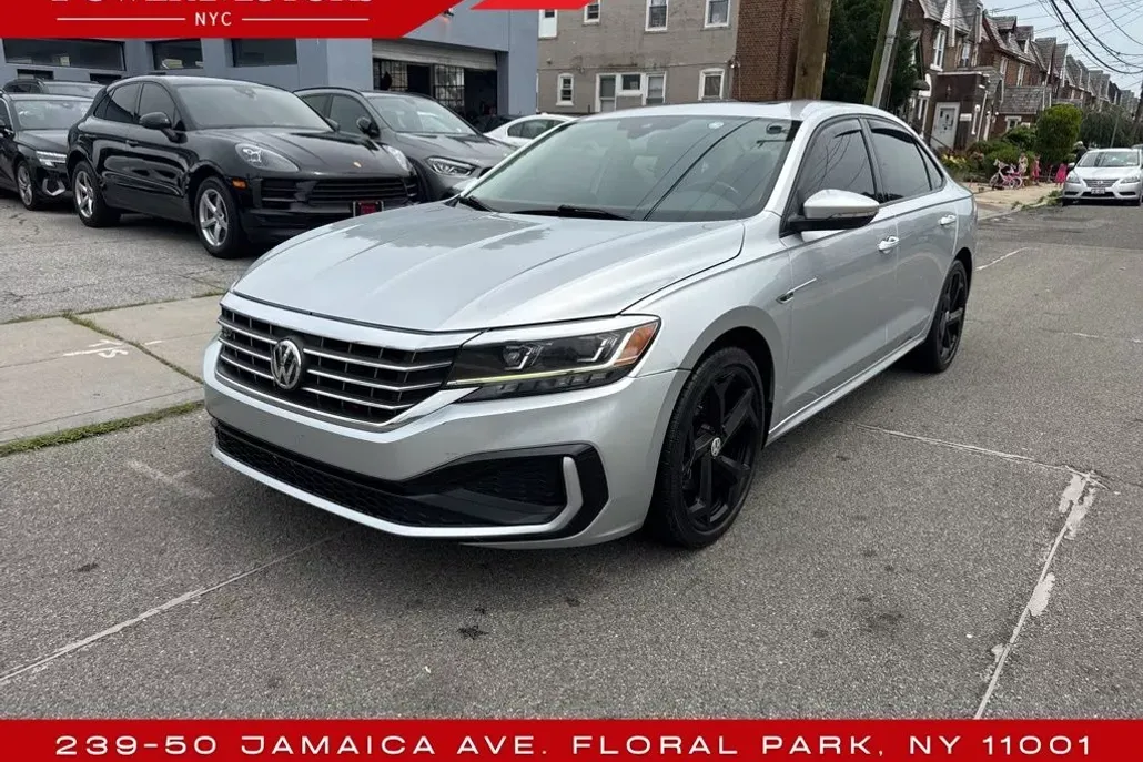 2020 Volkswagen Passat R-Line photo 1