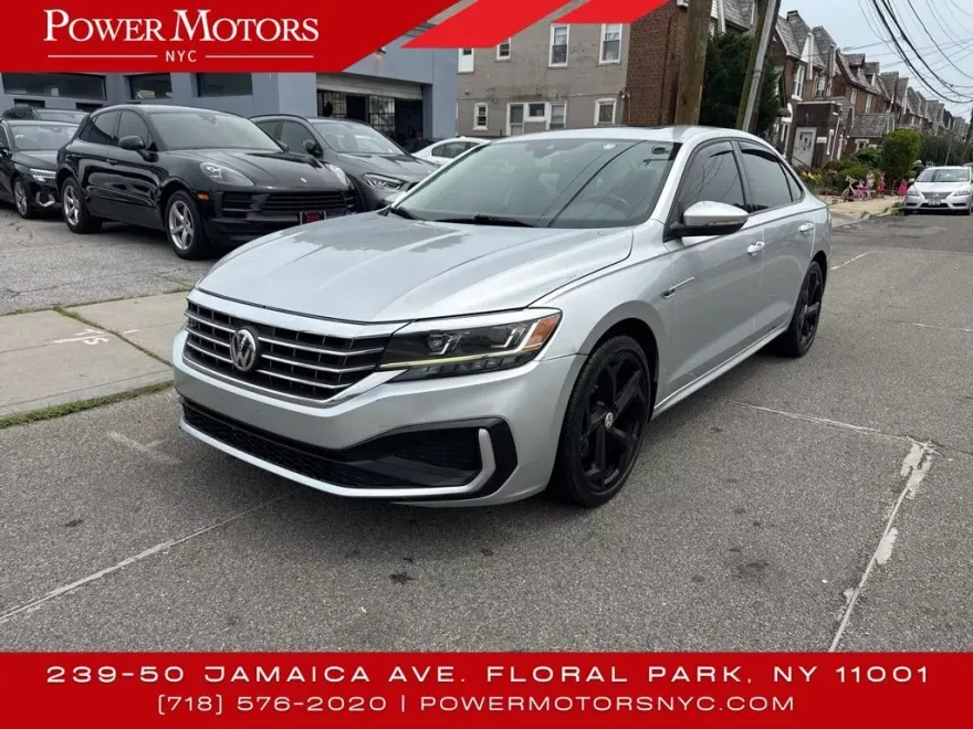 2020 Volkswagen Passat R-Line photo 1