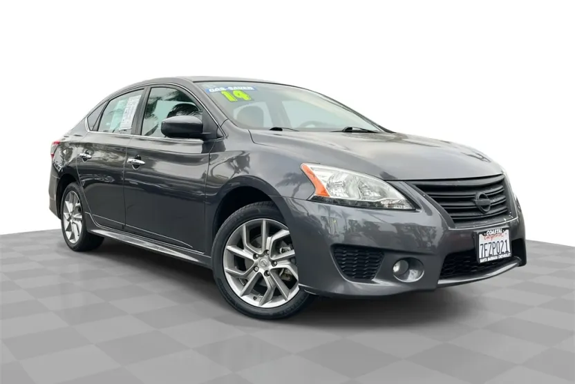 2014 Nissan Sentra SR photo 1