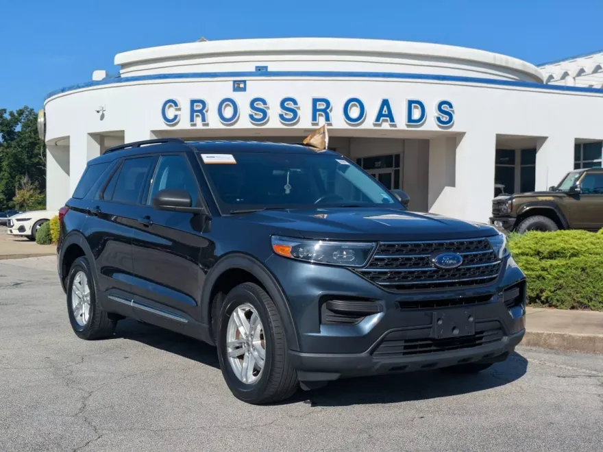 2022 Ford Explorer XLT photo 1