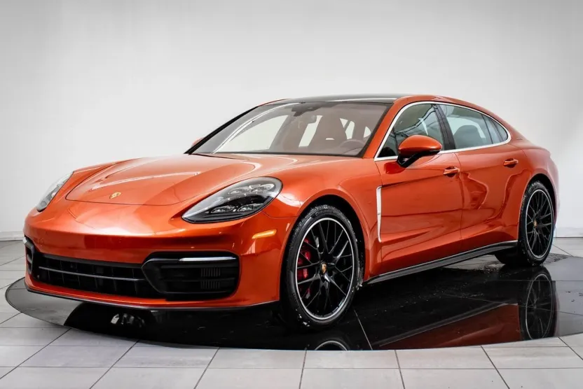 2022 Porsche Panamera 4S Executive photo 1