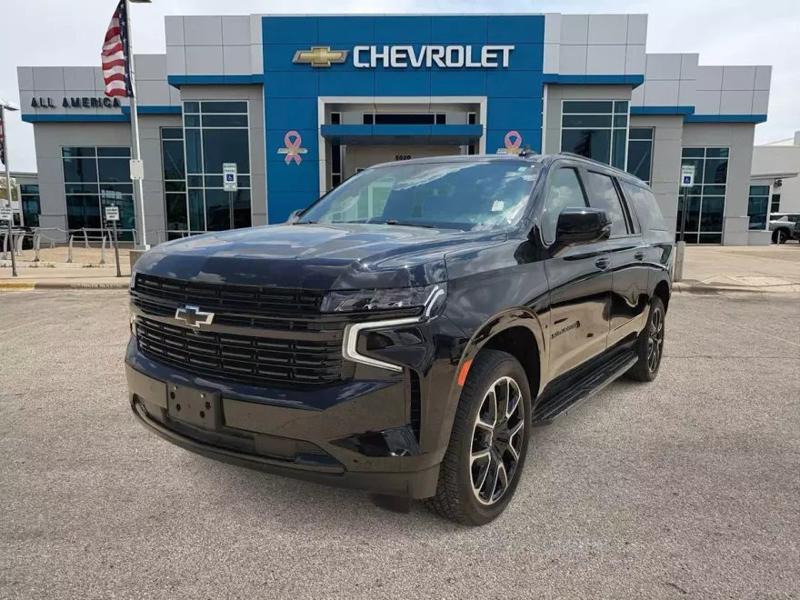 2023 Chevrolet Suburban RST photo 1
