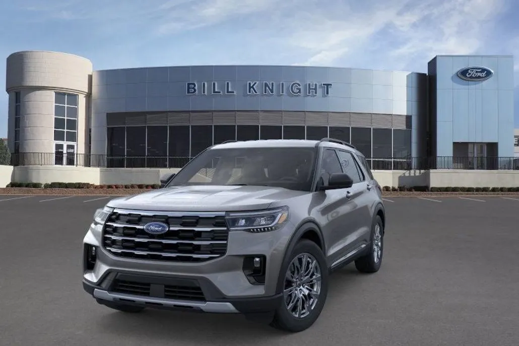 2025 Ford Explorer photo 1