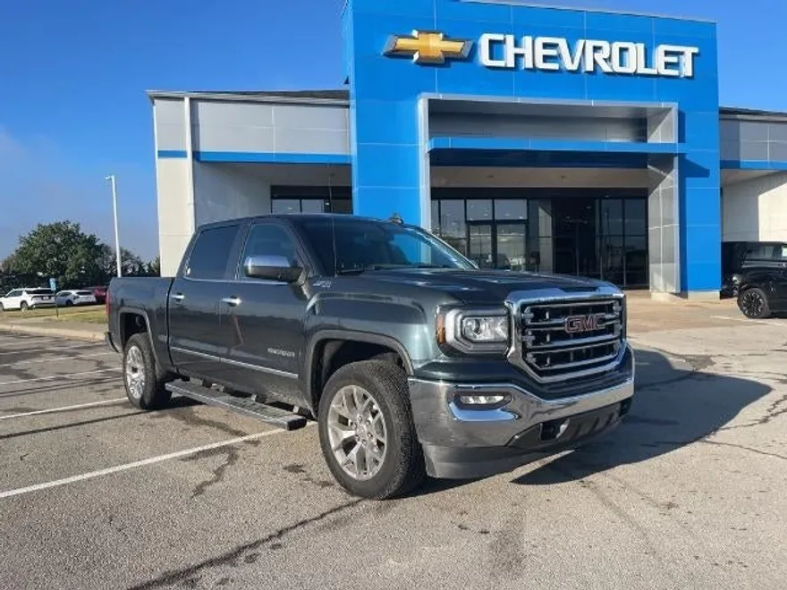 2017 Gmc Sierra 1500 SLT photo 1