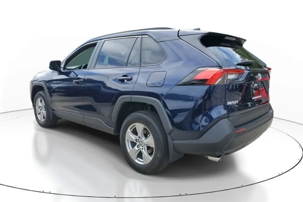 2025 Toyota RAV4 XLE photo 1