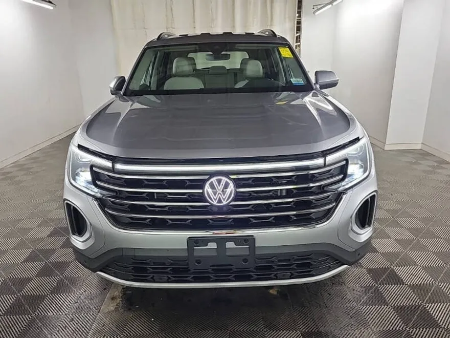 2024 Volkswagen Atlas SE photo 1