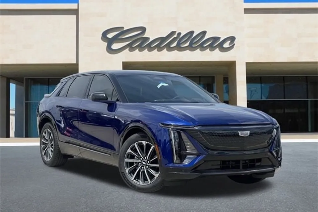 2025 Cadillac Lyriq Sport photo 1