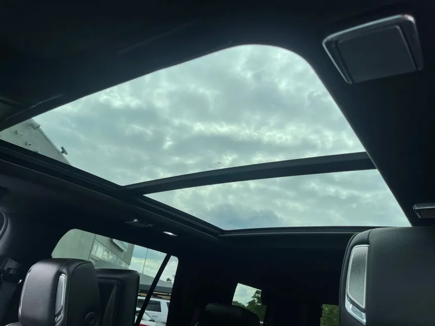 2023 Cadillac Escalade V-Series photo 17
