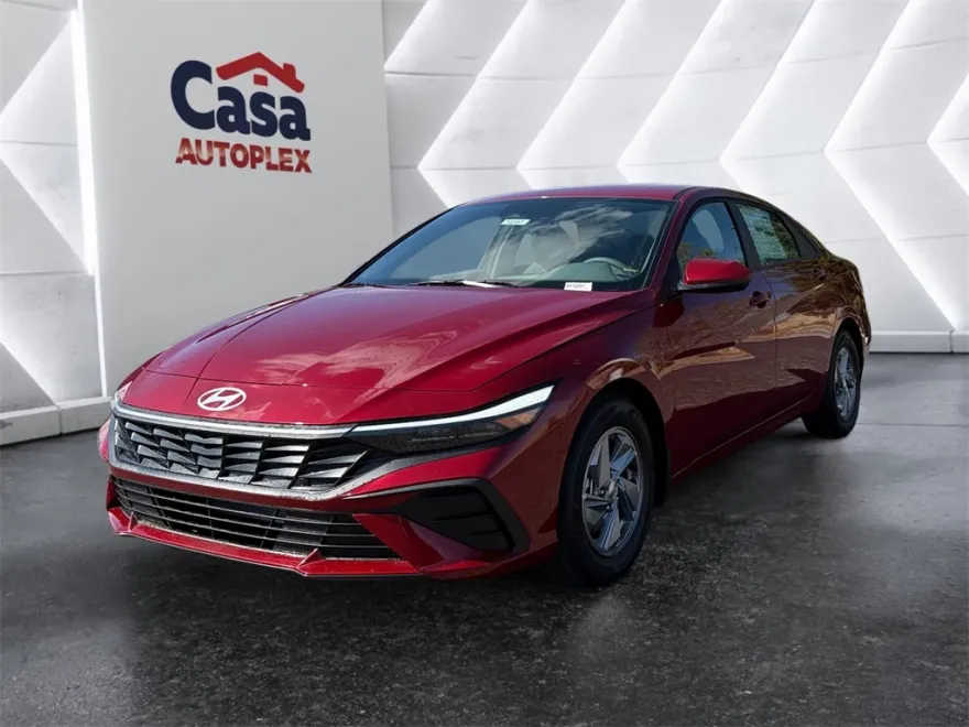 2025 Hyundai Elantra SE photo 1