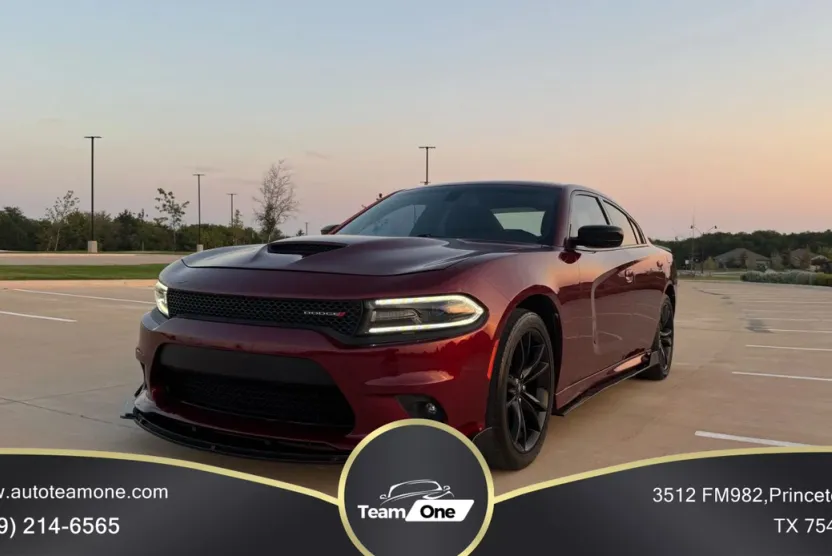 2018 Dodge Charger SXT Plus photo 1