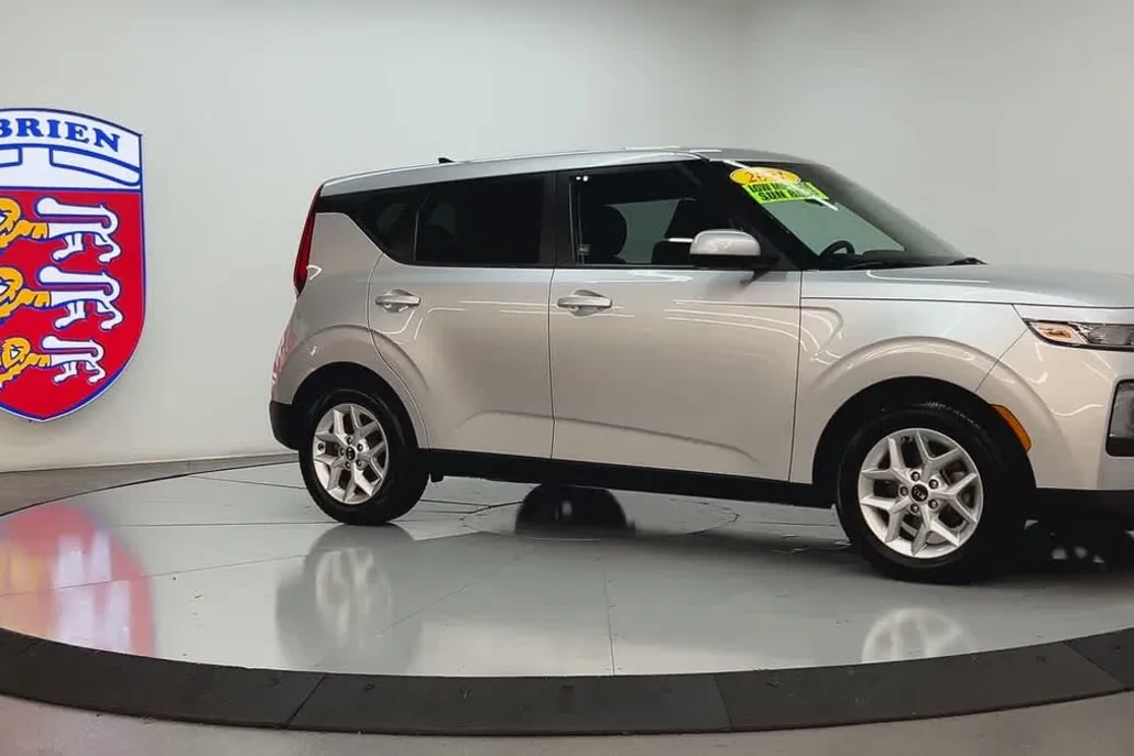 2021 Kia Soul S photo 1