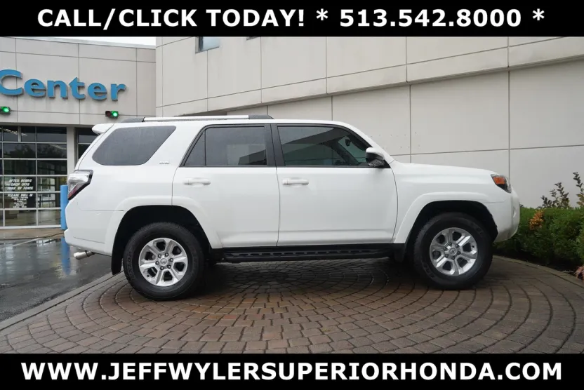 2023 Toyota 4Runner SR5 photo 1