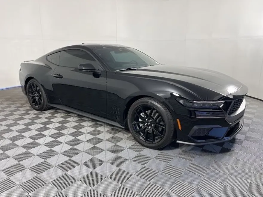 2025 Ford Mustang EcoBoost photo 1