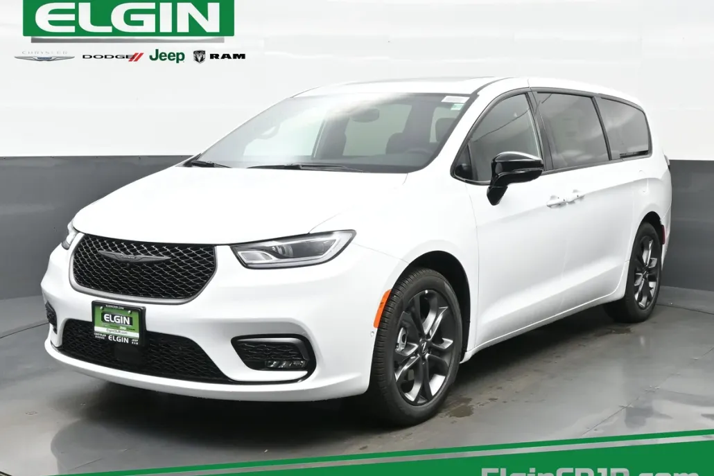 2026 Chrysler Pacifica photo 1