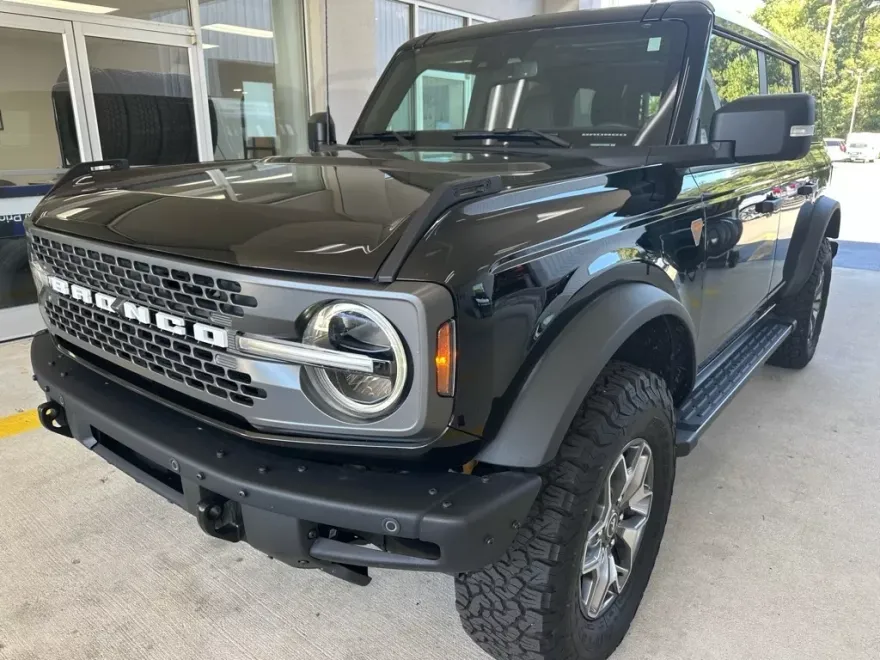 2024 Ford Bronco Badlands photo 1