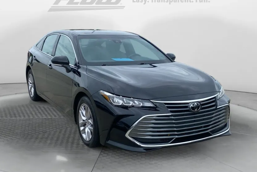 2020 Toyota Avalon XLE photo 1