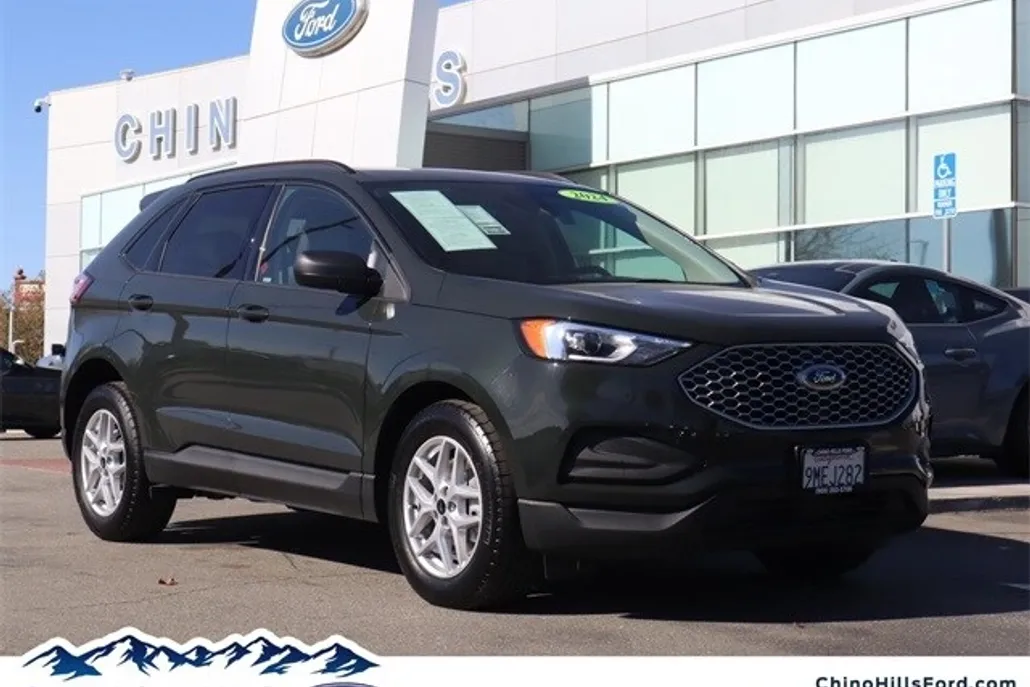 2024 Ford Edge SE photo 1