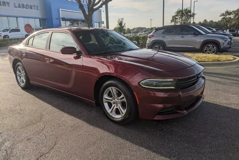 2019 Dodge Charger SXT photo 1