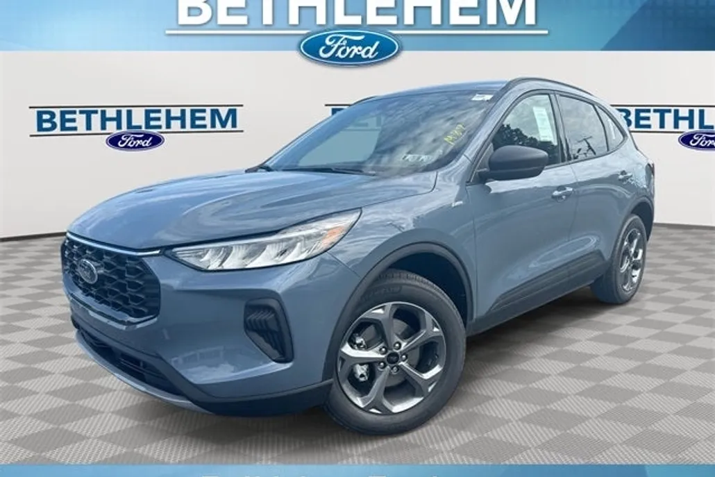 2025 Ford Escape ST-Line photo 1