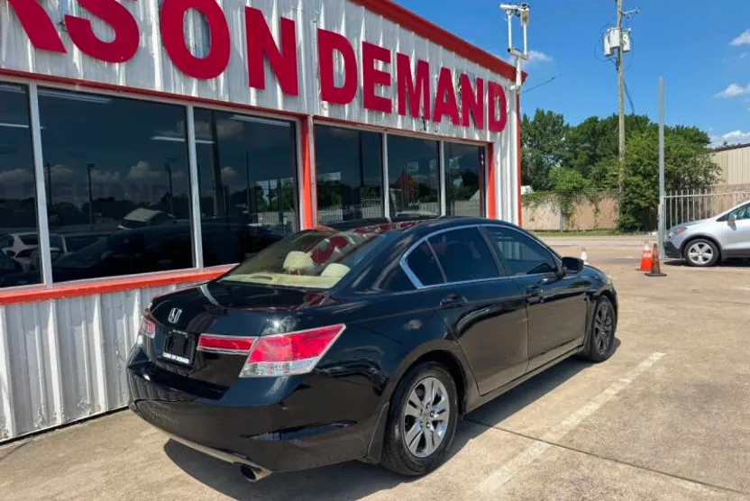 2012 Honda Accord LX-P photo 1