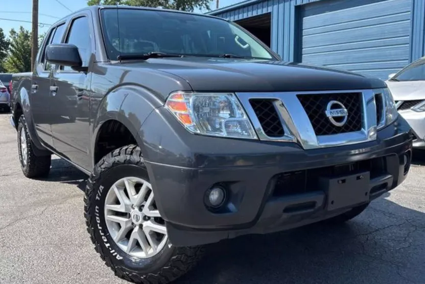 2014 Nissan Frontier SV photo 1