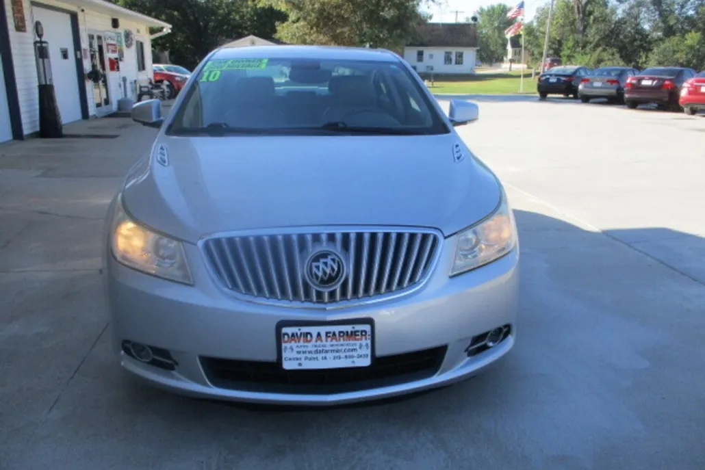 2010 Buick LaCrosse CXL photo 1