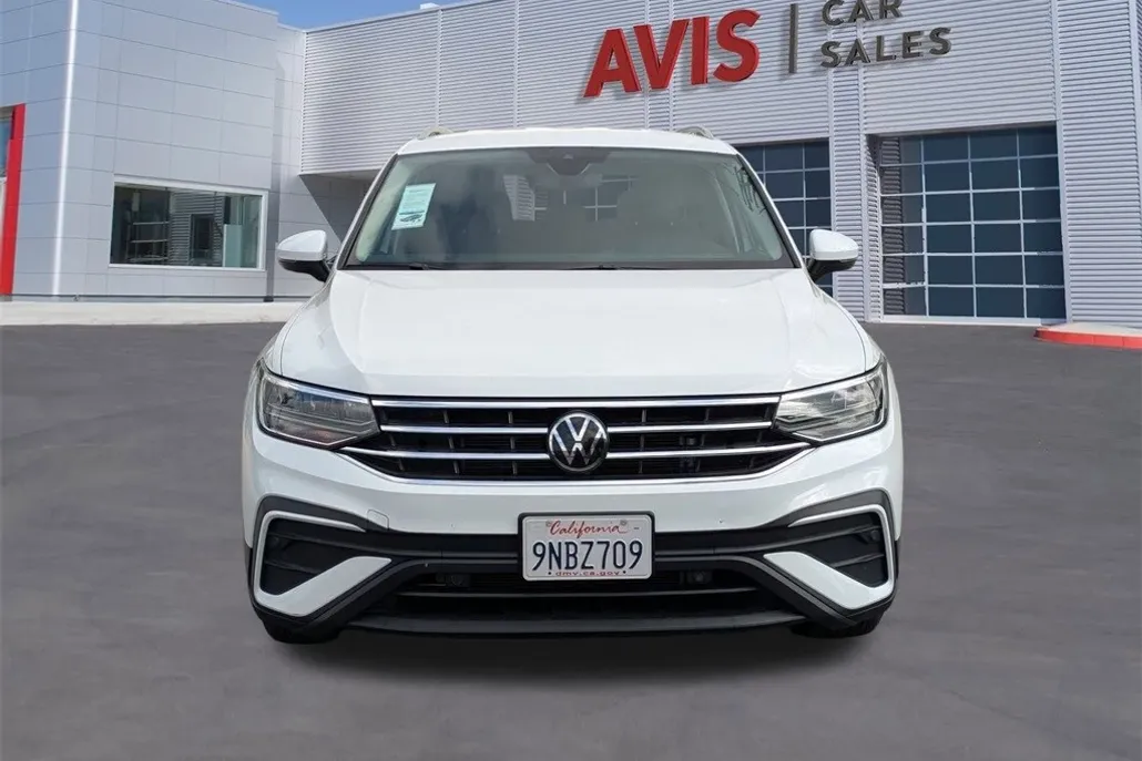 2024 Volkswagen Tiguan SE Wolfsburg Edition photo 1