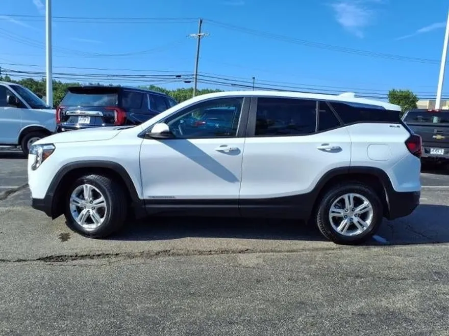 2022 Gmc Terrain SLE photo 1