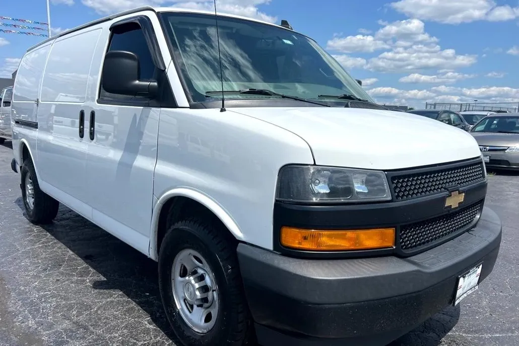 2018 Chevrolet Express Cargo photo 1