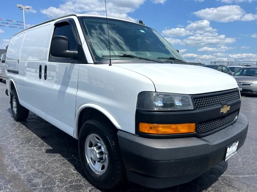 2018 Chevrolet Express Cargo photo 1