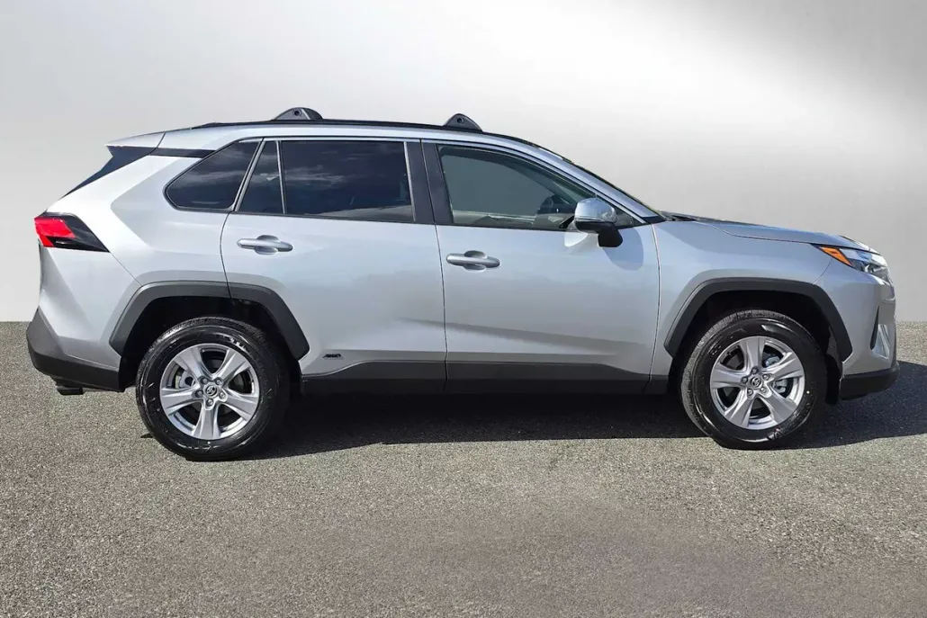 2025 Toyota RAV4 Hybrid XLE photo 1