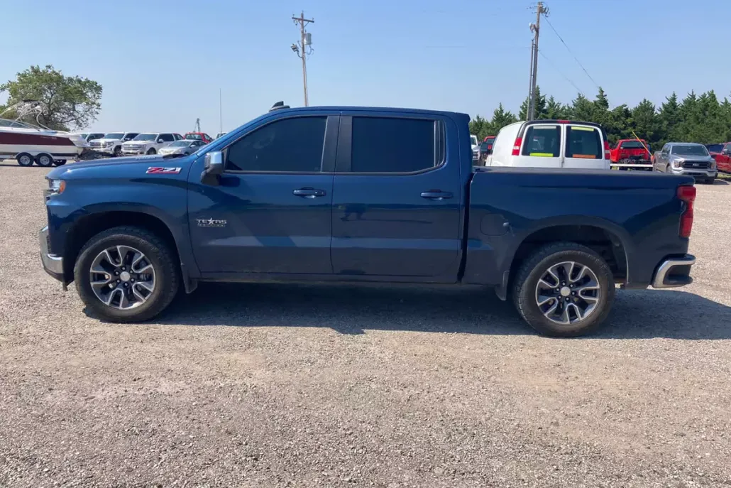 2021 Chevrolet Silverado 1500 LT photo 1