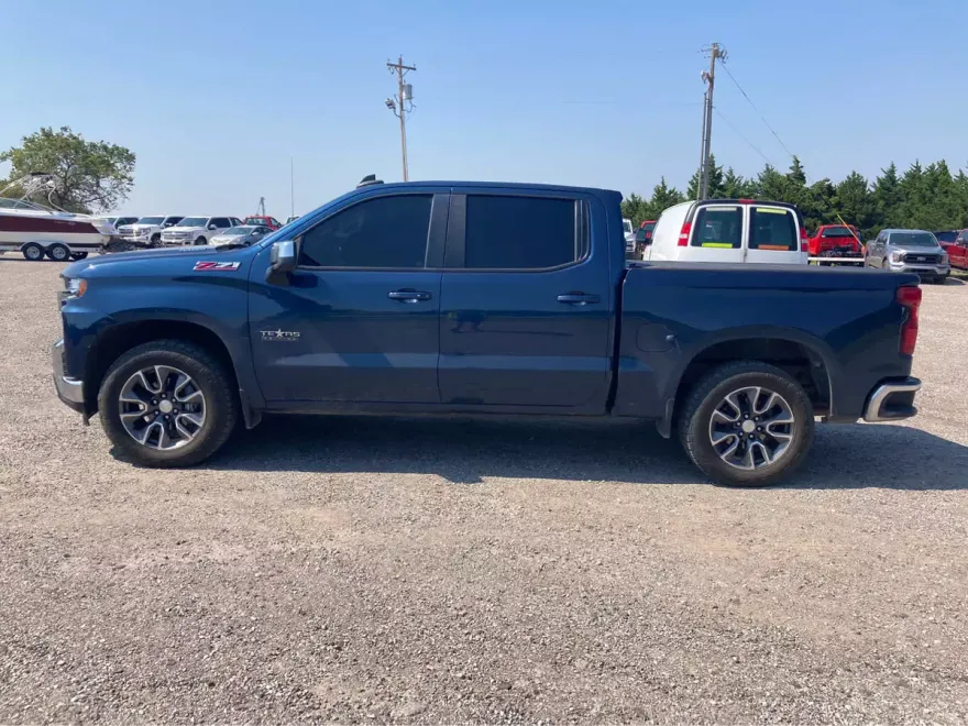 2021 Chevrolet Silverado 1500 LT photo 1
