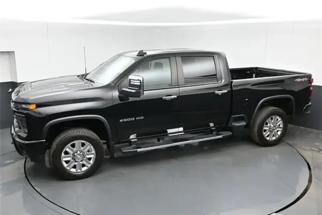 2024 Chevrolet Silverado 2500HD Custom photo 1