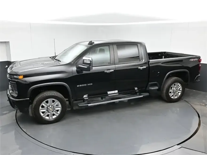 2024 Chevrolet Silverado 2500HD Custom photo 1