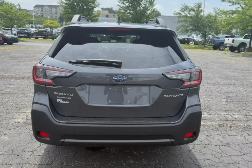 2025 Subaru Outback Premium photo 1