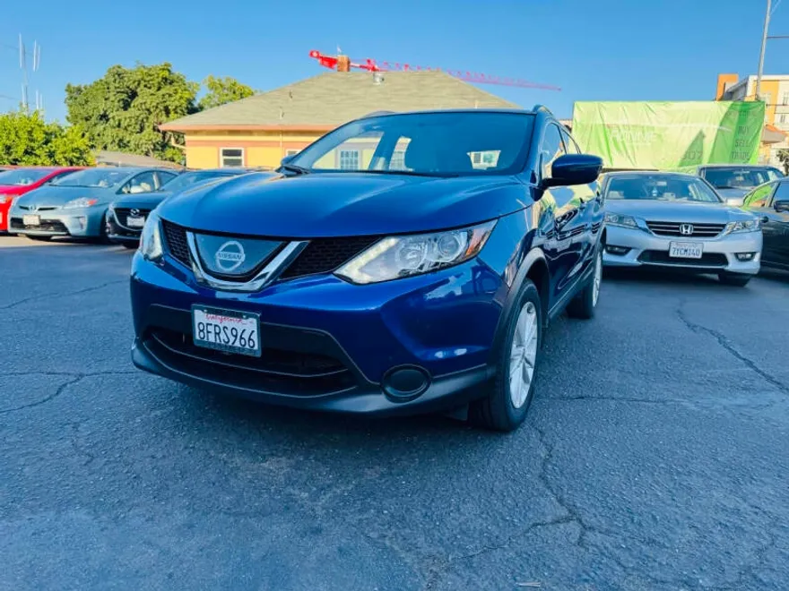 2018 Nissan Rogue Sport SV photo 1