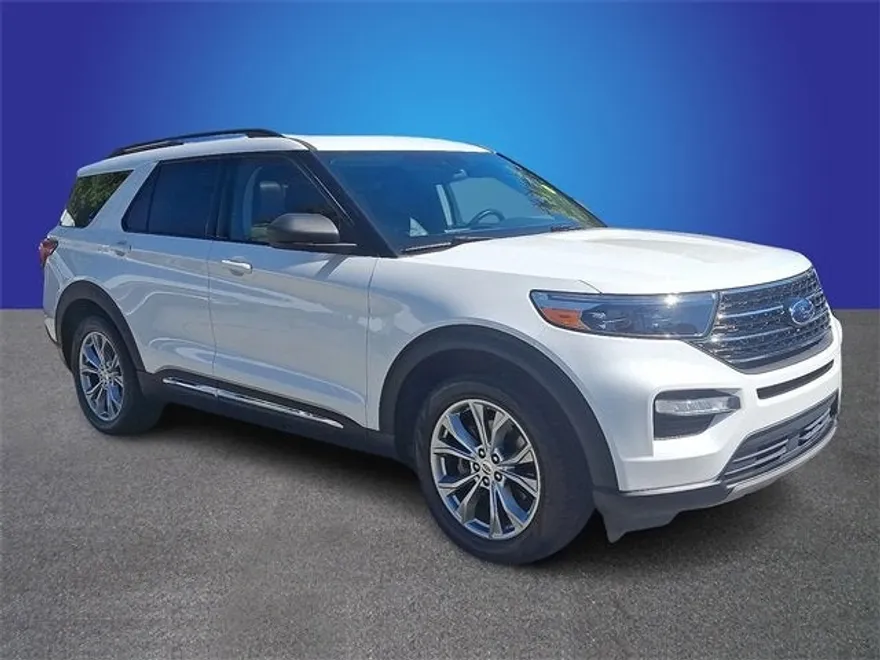 2020 Ford Explorer XLT photo 1