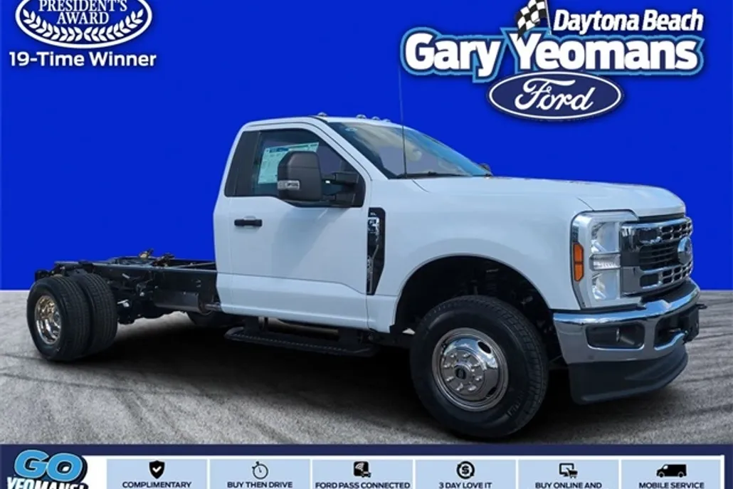 2025 Ford F-350 XL photo 1