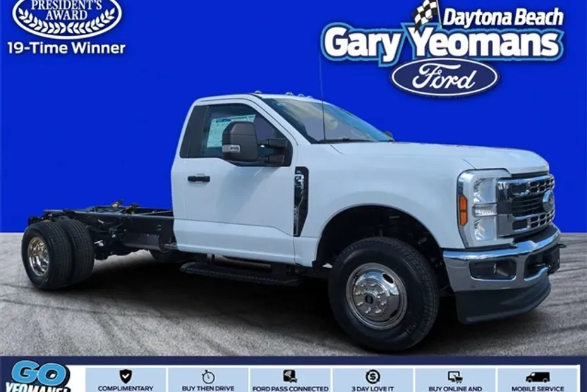 2025 Ford F-350 XL photo 1