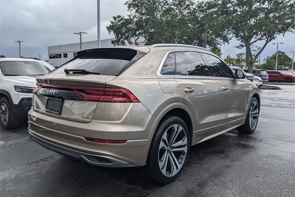 2019 Audi Q8 Prestige photo 1