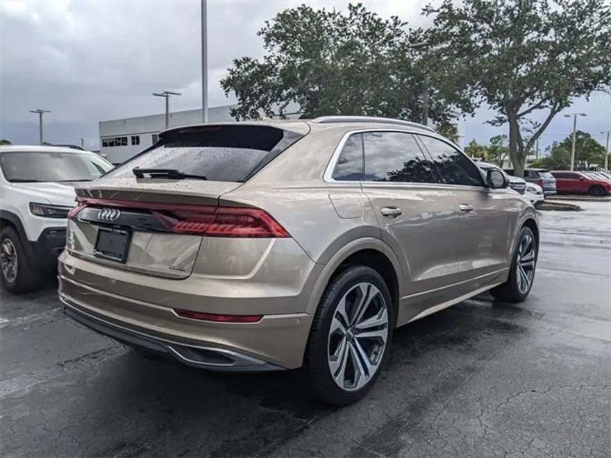 2019 Audi Q8 Prestige photo 1