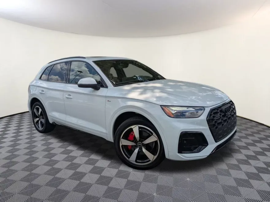 2024 Audi Q5 S line Premium Plus photo 1
