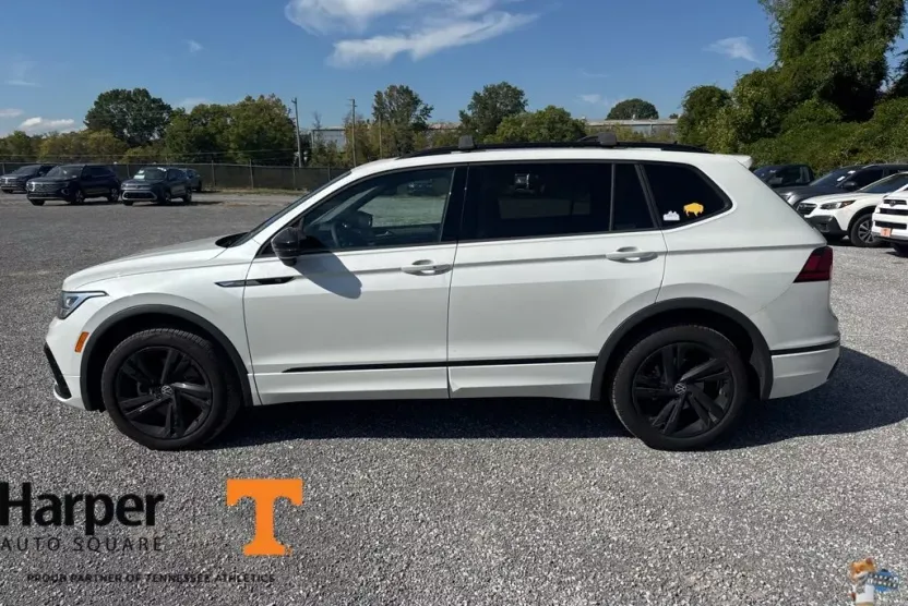 2024 Volkswagen Tiguan SE R-Line Black photo 1