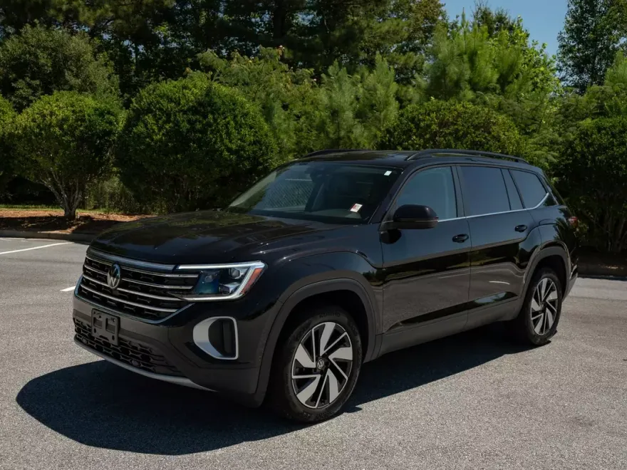 2024 Volkswagen Atlas Cross Sport SE Technology photo 1