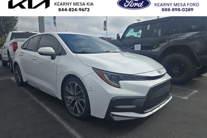2021 Toyota Corolla SE photo 1