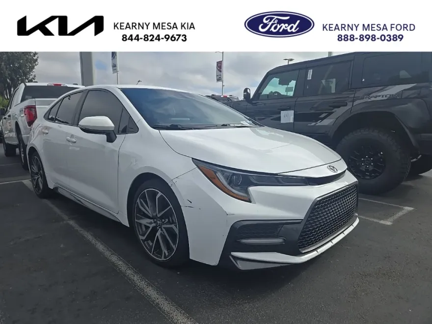 2021 Toyota Corolla SE photo 1