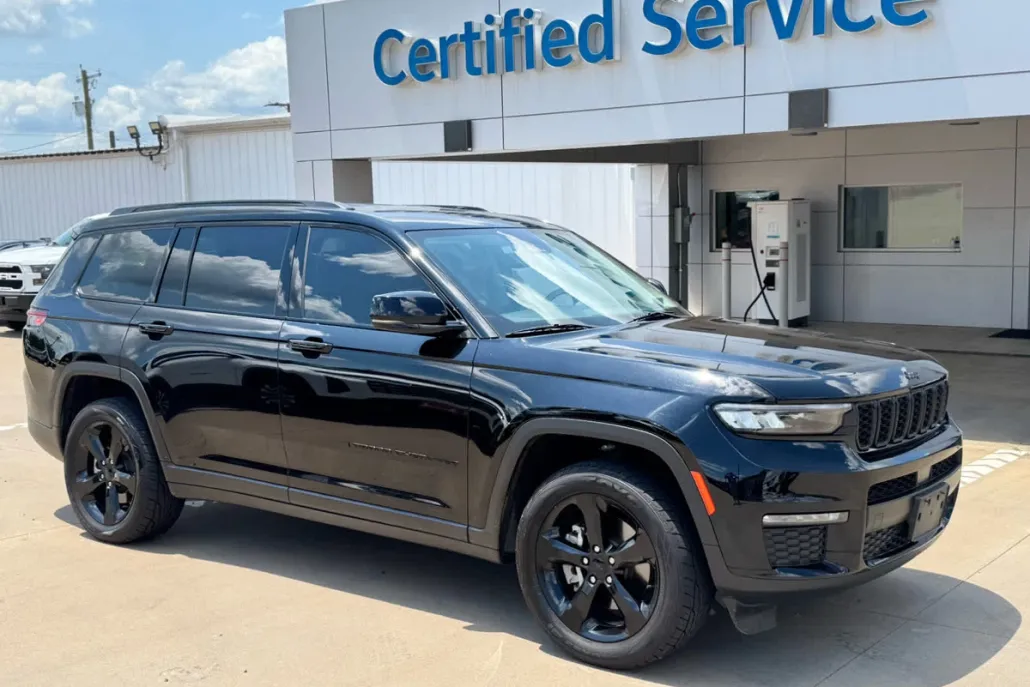 2023 Jeep Grand Cherokee Limited photo 1
