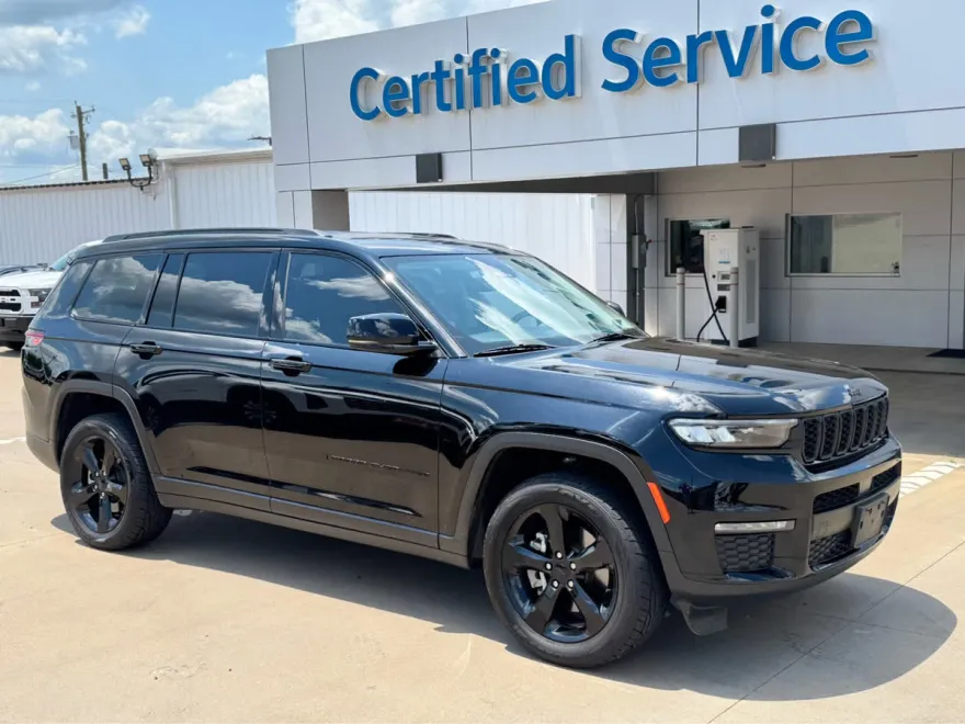 2023 Jeep Grand Cherokee Limited photo 1